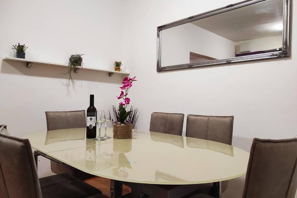 Spacious Apartment Near City Center And The Beach Split Exteriör bild