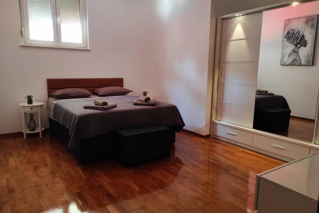 Spacious Apartment Near City Center And The Beach Split Exteriör bild